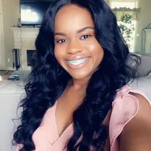 Meet your Posher, Cierra